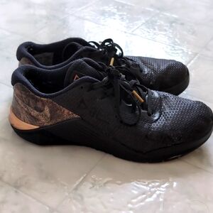 Nike Metcon lifting shoes. Barely worn. Priced to sell!